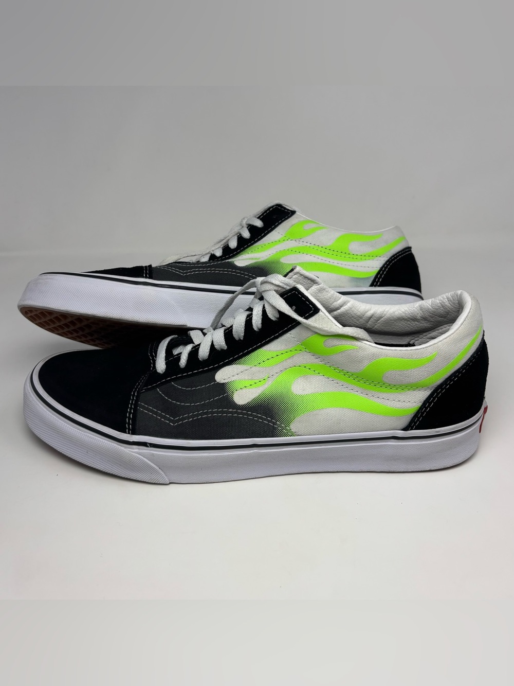 Vans Men’s Shoes Black & Neon Green Flame Old Skool Sneakers Size 13 - Picture 3 of 16